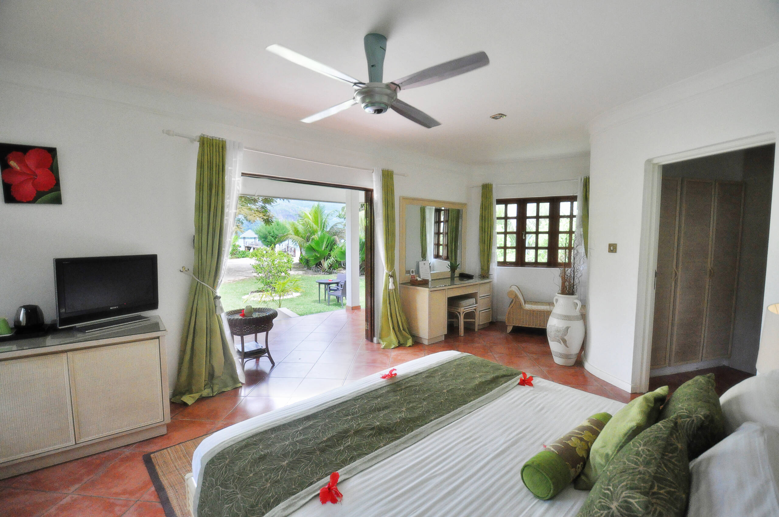 BEDROOM (6)