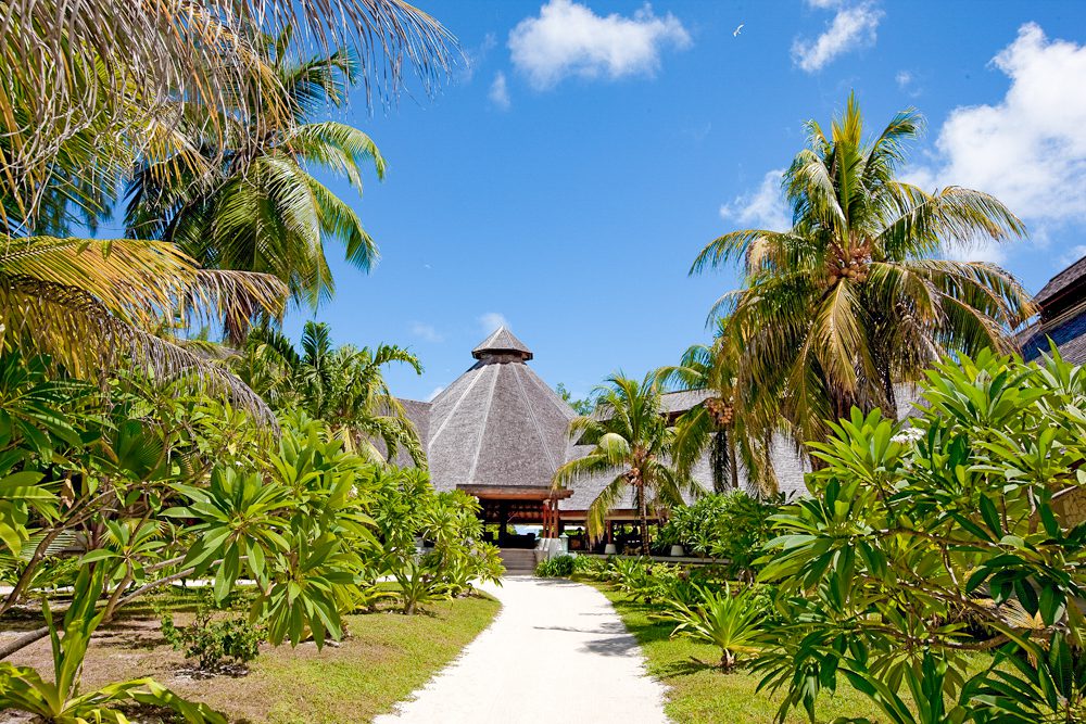 Lounge and dining area at Denis Private Island | Just Seychelles