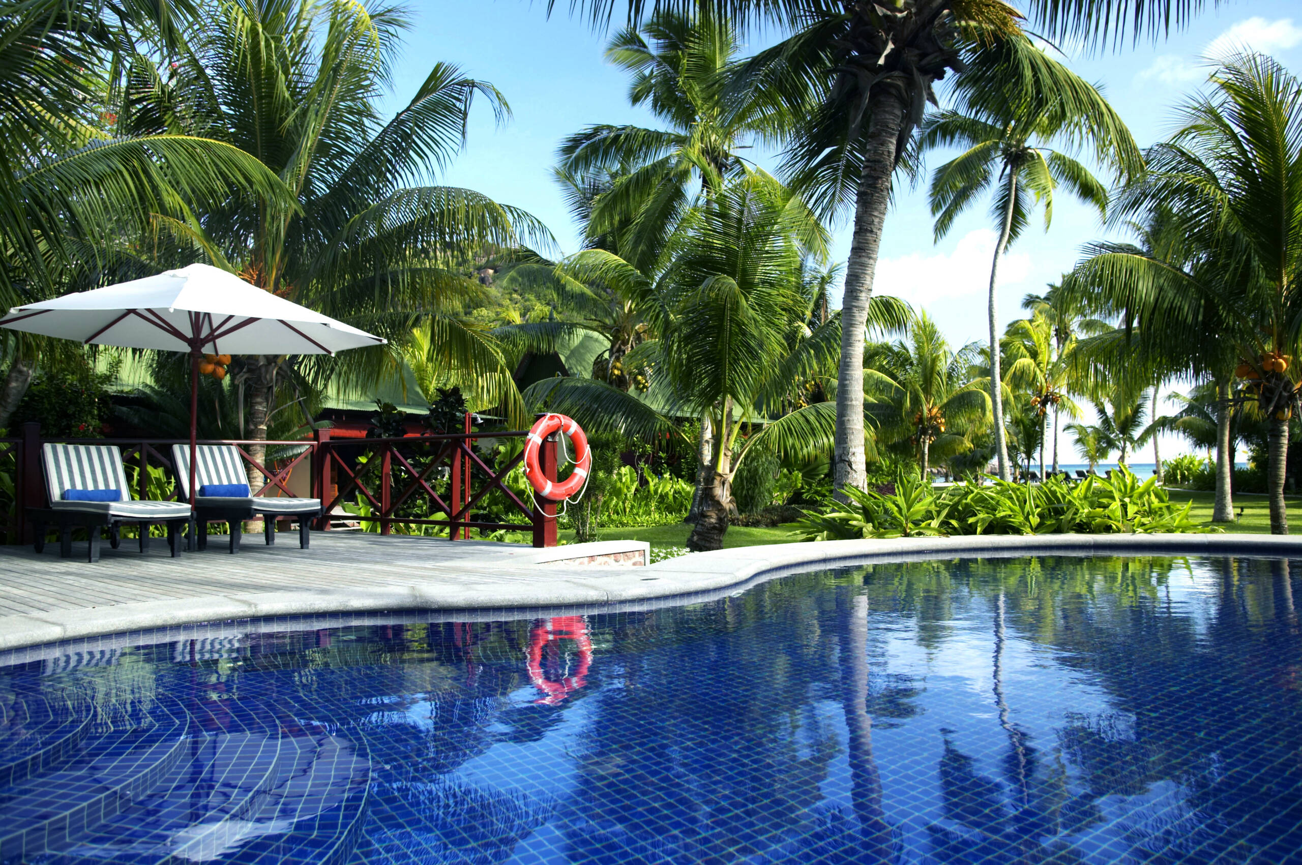 POOL (2)
