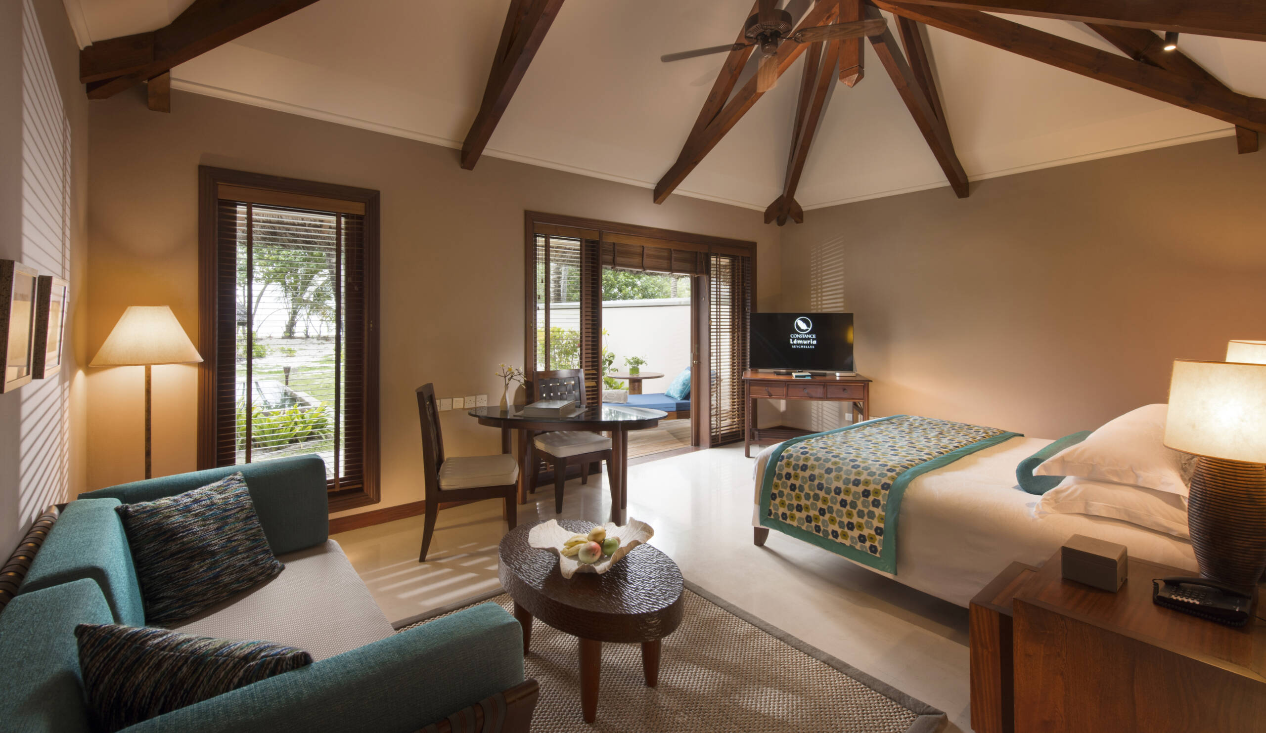 POOL VILLA BEDROOM