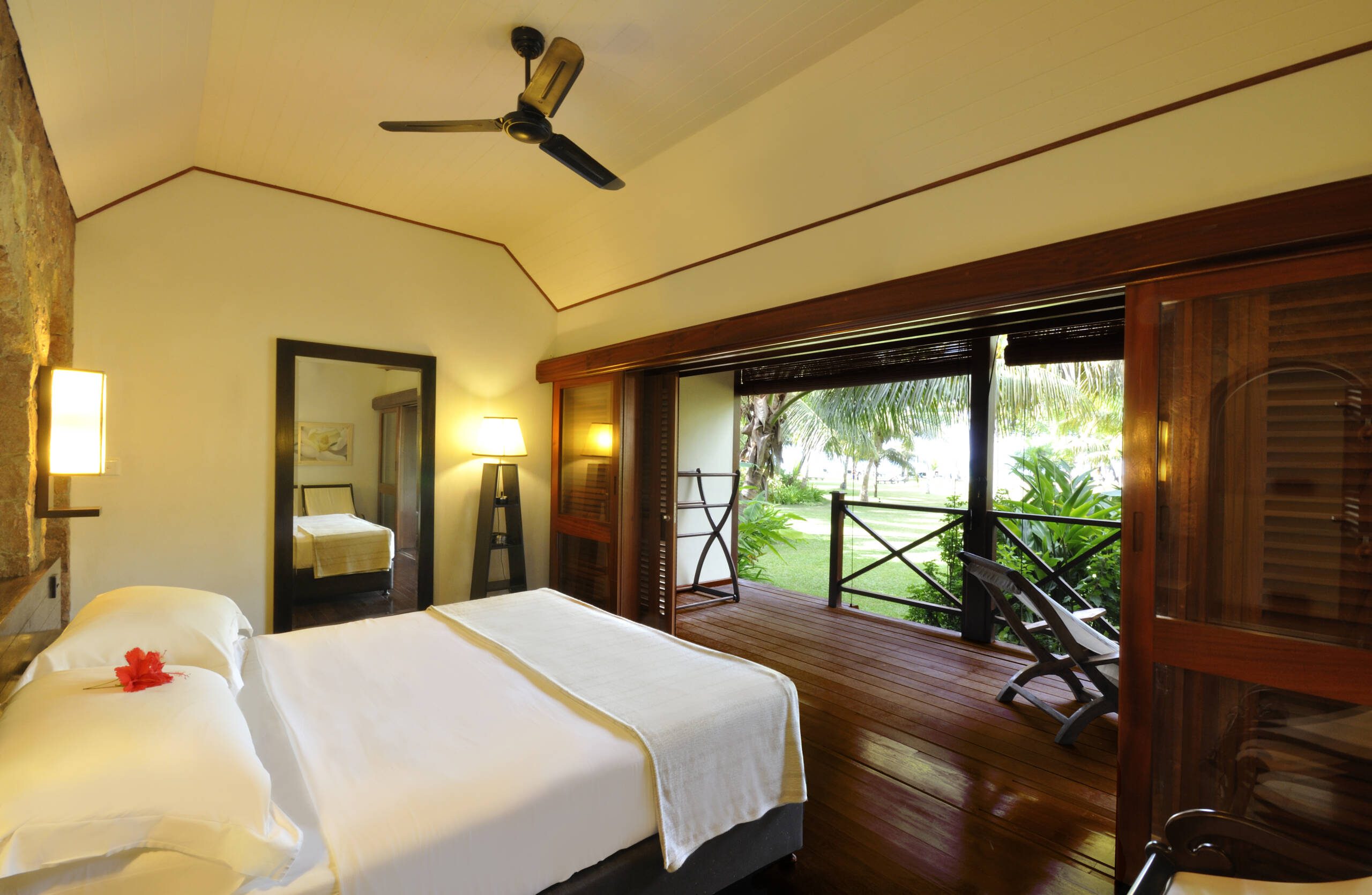ROOM (8)