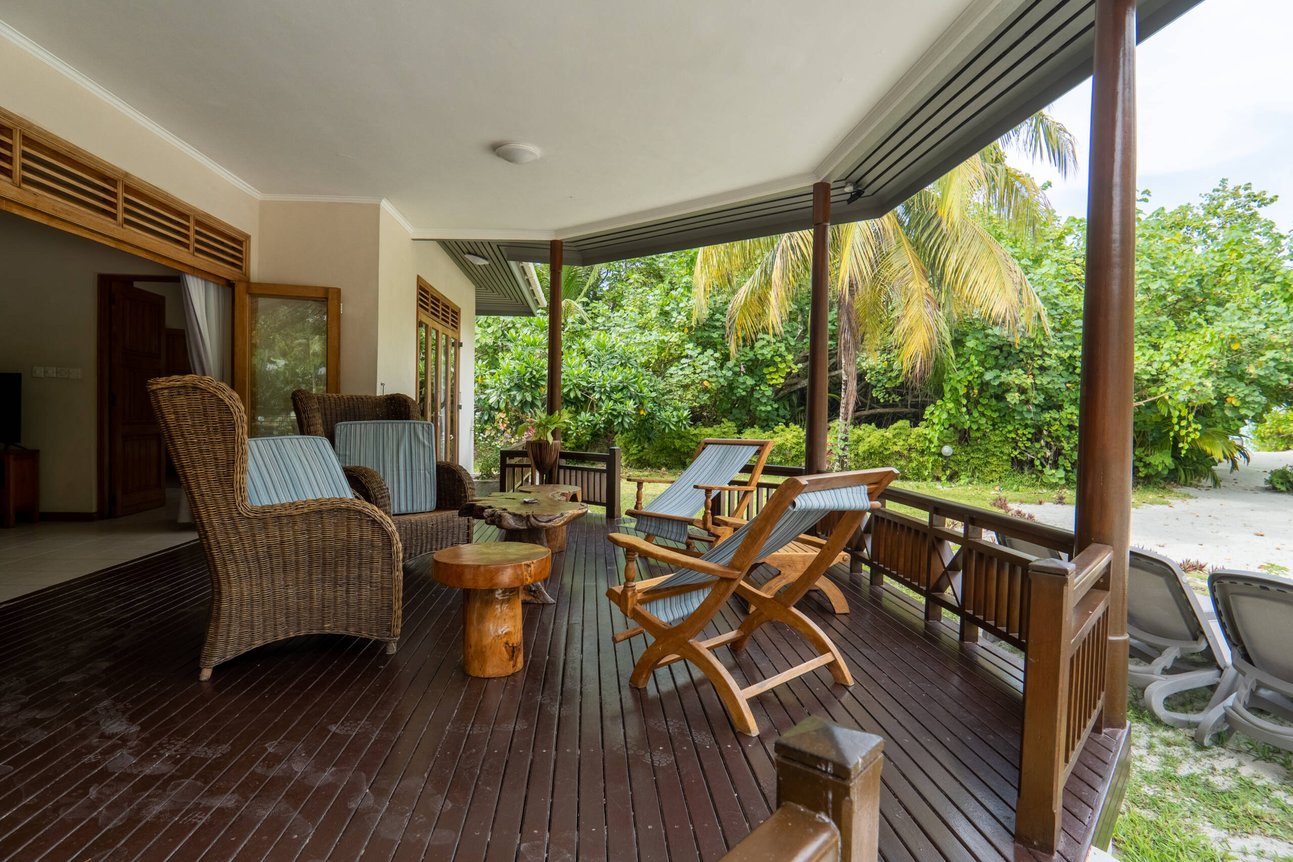 VERANDA (2)