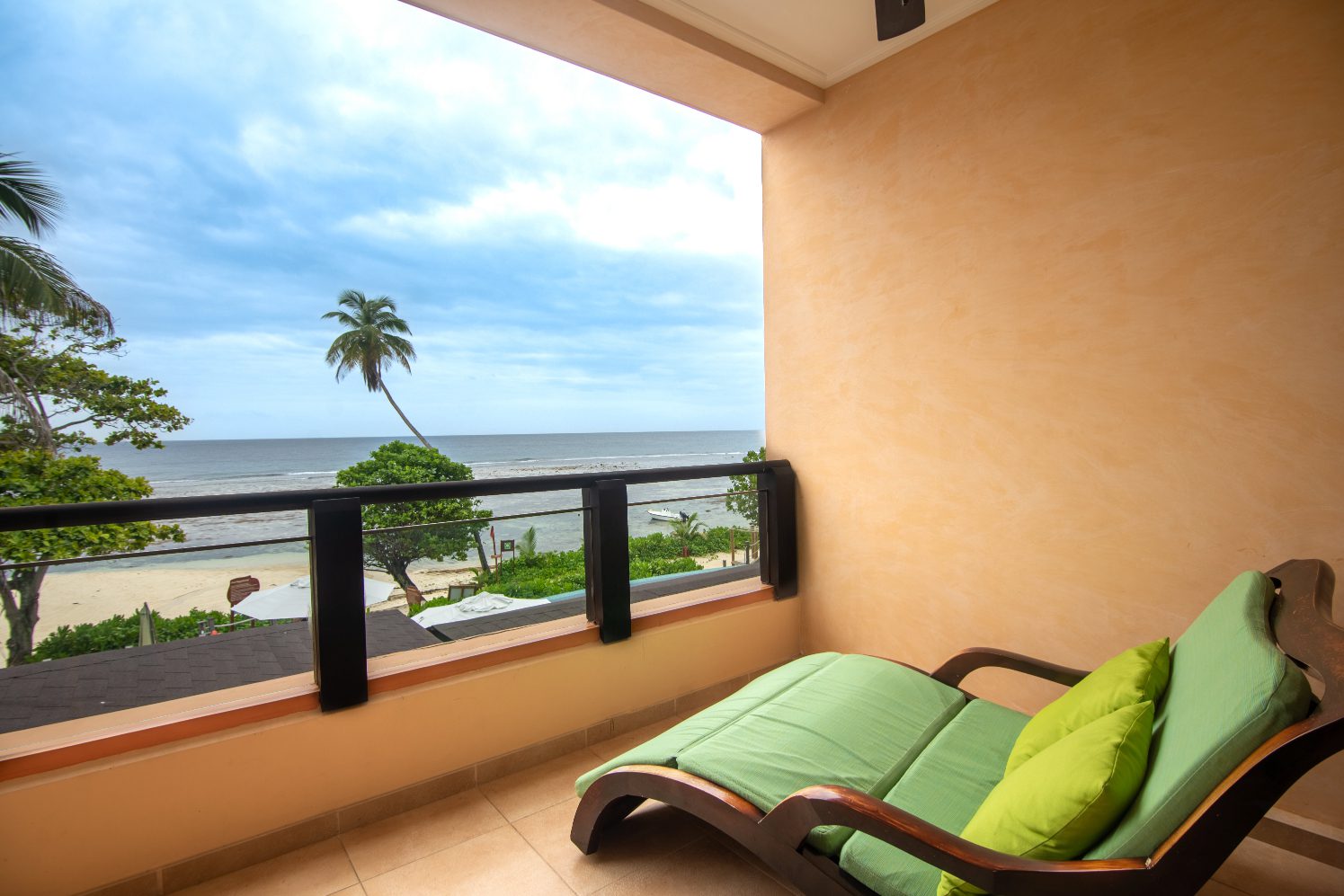 DELUXE BALCONY 2