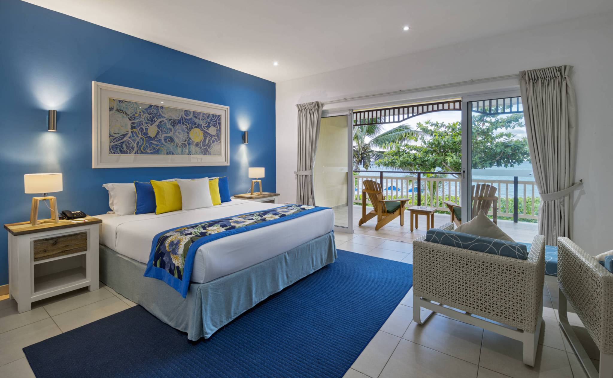 Acajou_accommodation_deluxe room_ ©acajoubeachresortseychelles (1)