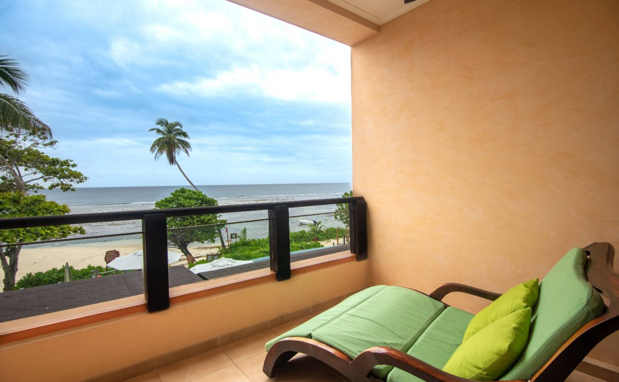DELUXE BALCONY 2