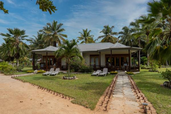 EXTERIOR VILLA (3)