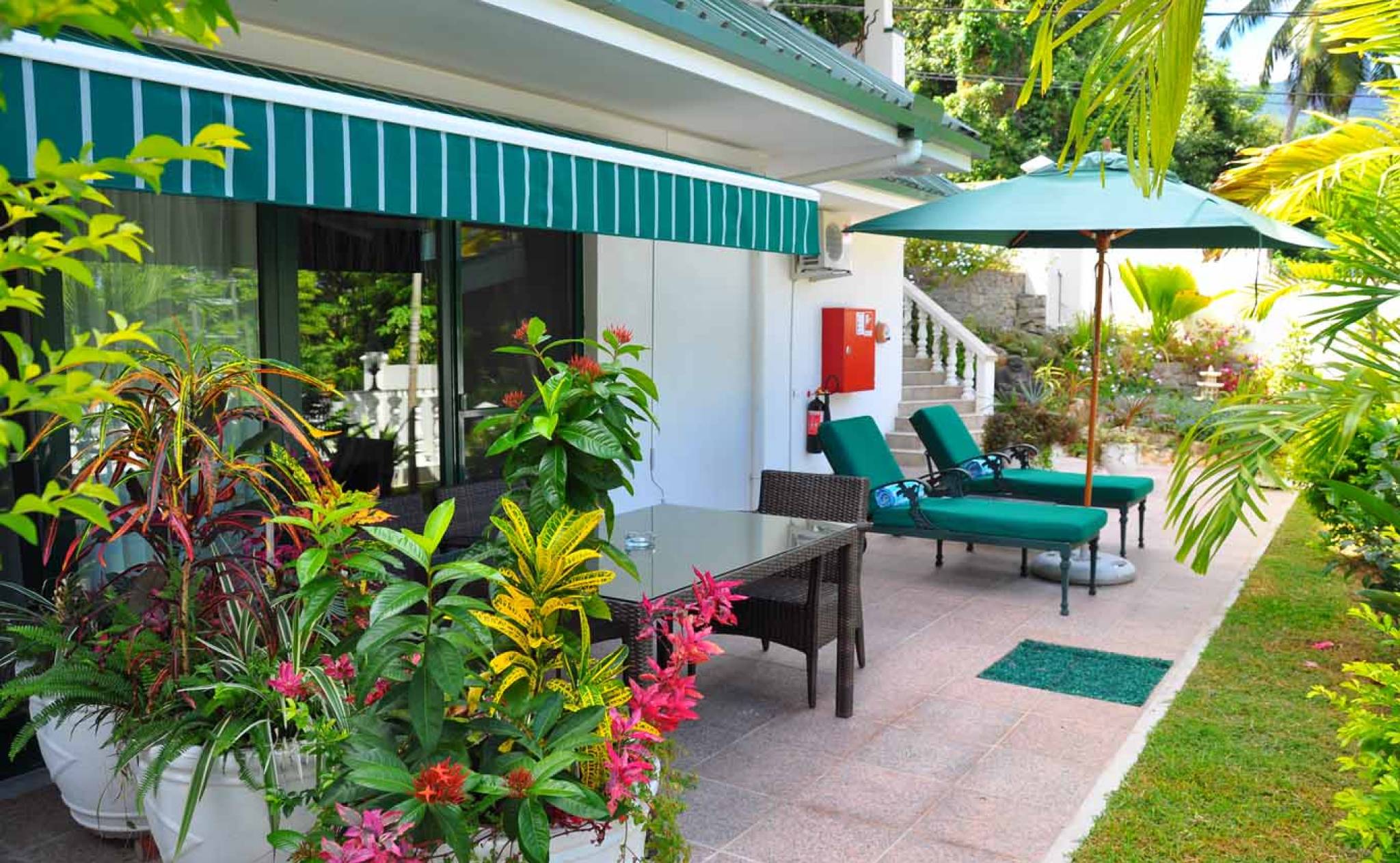 HANNEMAN HOLIDAY RESIDENCE-Outside view