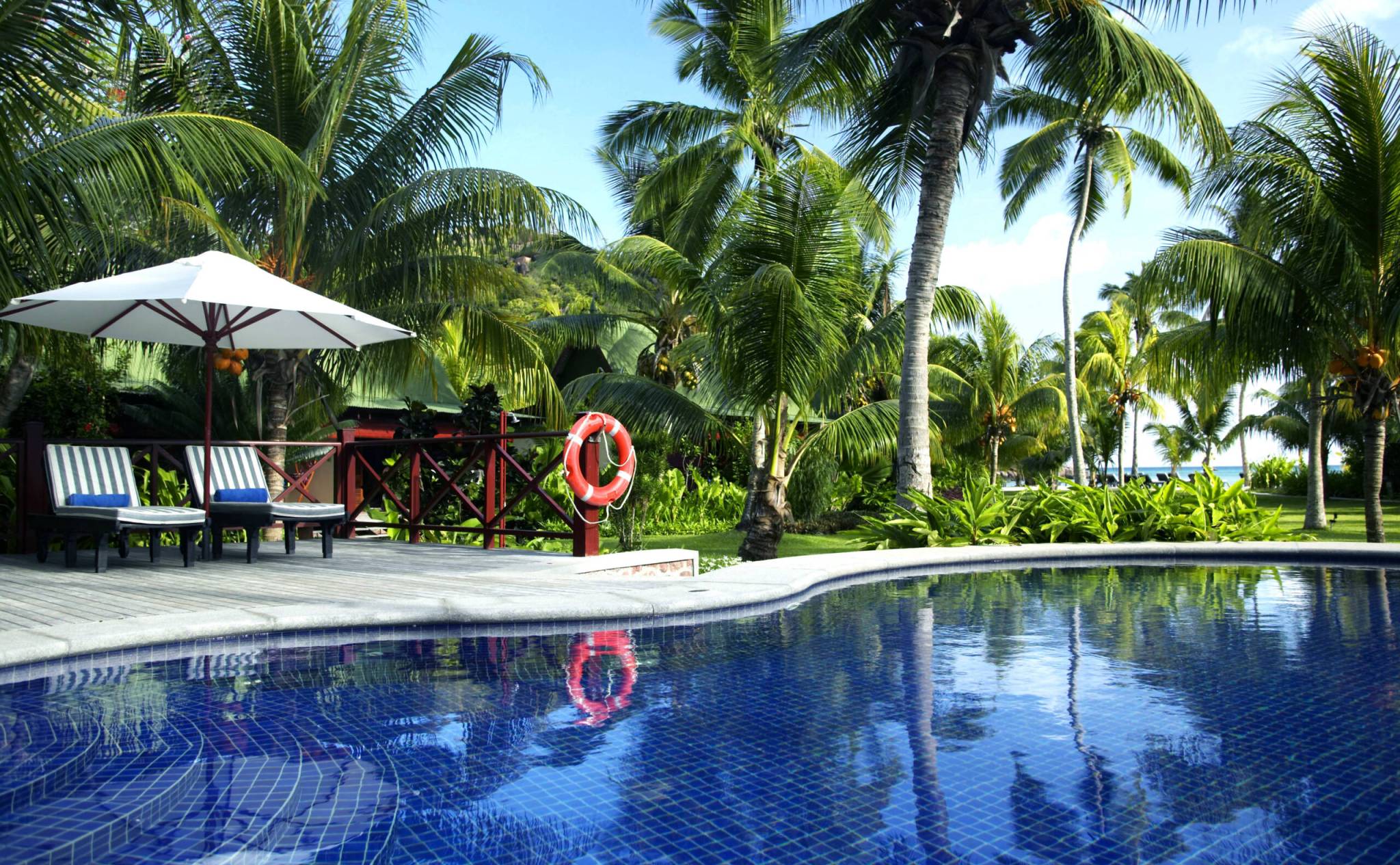 POOL (2)
