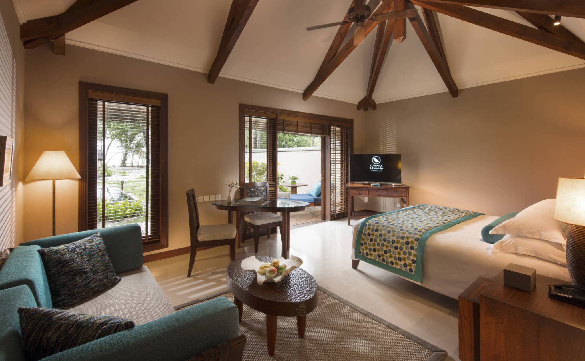 POOL VILLA BEDROOM
