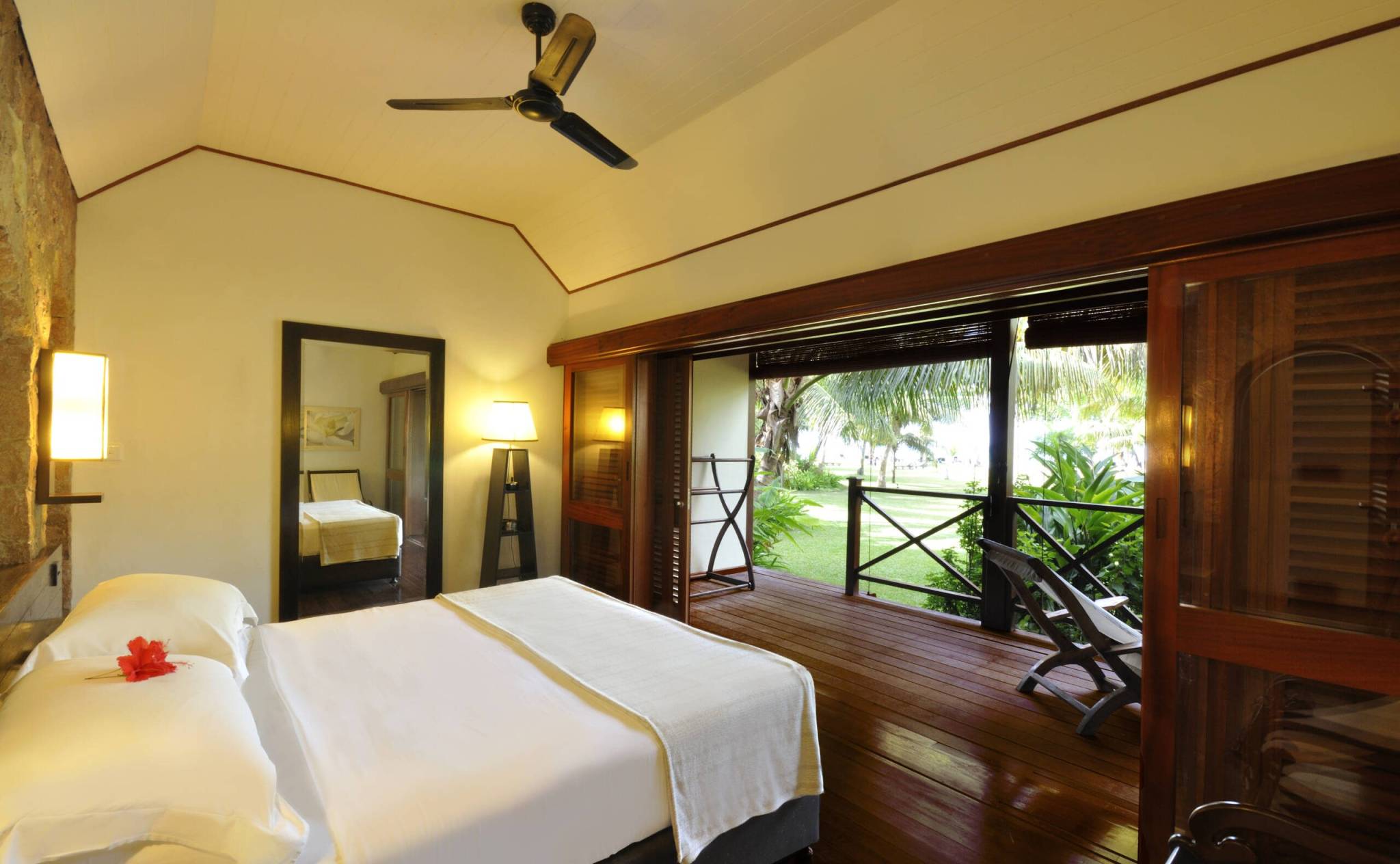 ROOM (8)