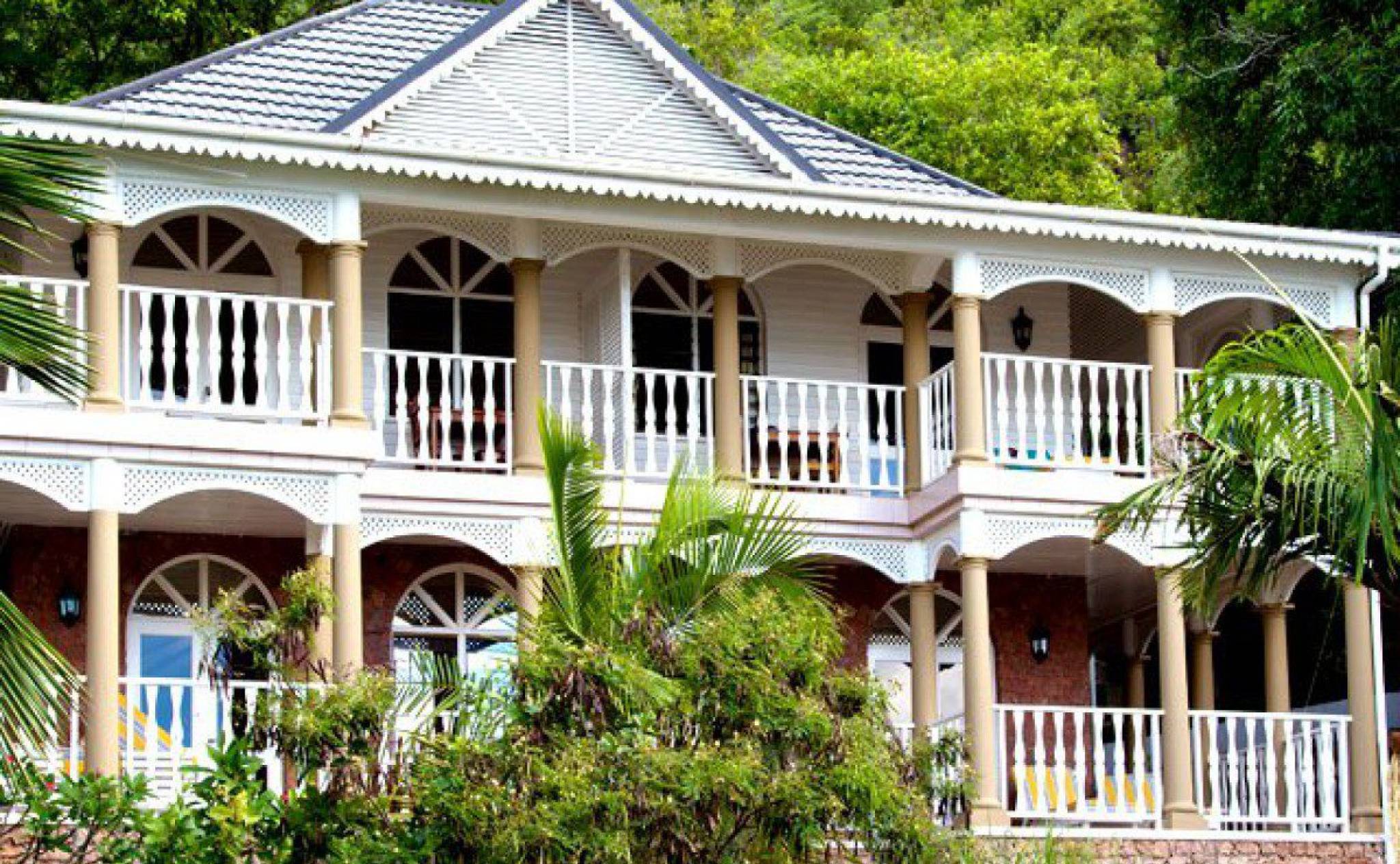 colonial superior villas